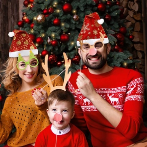 Weihnachtsmützen-Set mit Schneeflocken und Foto-Requisiten für festliche Familienfeiern