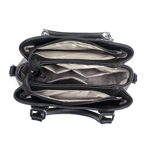 Vue de dessus de l'aménagement intérieur multipoches et doublure beige du sac à main noir