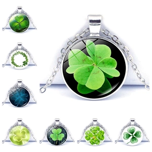 Collier Pendentif Trèfle À Quatre Feuilles Alliage De Zinc Cabochon En Verre Bijoux De Chance Pour Femmes