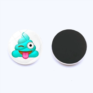 Vue avant et arrière d'un aimant de frigo émoji caca turquoise avec base magnétique