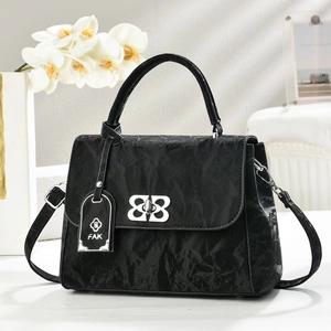 Retro Ruched PU Leather Handbag For Women Vintage Shoulder Crossbody Bag With Metal Lock Ruched Cloud Texture Tote Bag