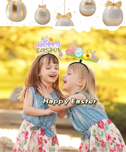 Detail van feestelijke Pasen haarbanden met glitter konijn en Hoppy Easter decoratie