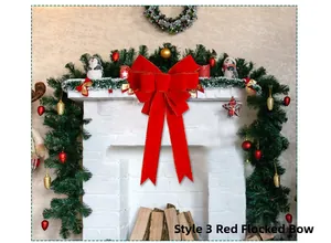 Détail d'un nœud de Noël rouge floqué avec bord doré pour décoration sapin style 3