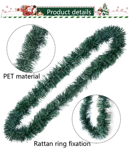 Detail der PET Weihnachtsgirlande mit Nadelstruktur und Befestigung durch Rattanring