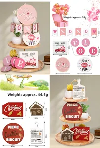 Vista detallada de sets decorativos de madera para bandejas de San Valentín y Navidad