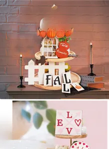 Bandeja de madera de tres niveles con carteles de calabaza y decoraciones otoñales