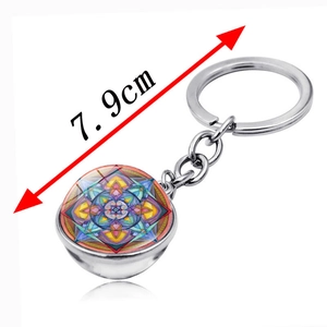 Llavero de yoga mandala con colgante de bola de cristal de doble cara 7,9 cm y metal plata