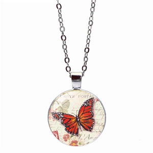 Collana vintage con farfalla e ciondolo in gemma del tempo con motivo a cartolina d'epoca