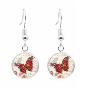 Orecchini a pendente vintage con farfalla e design a cartolina floreale artistica