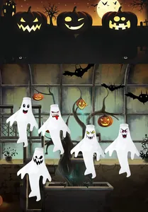 Set mit fünf hängenden Halloween Geist Windsäcken mit verschiedenen Gesichtern für den Garten