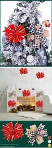 Detalle de lazos navideños de terciopelo rojo y yute a cuadros en un pino nevado