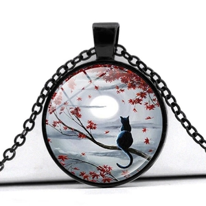 Collier avec pendentif chat sur branche, lune bleue et chaîne en métal noir élégant