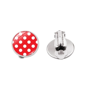 Détail de boucles d'oreilles à pois rouges avec fermoir clip en métal argenté