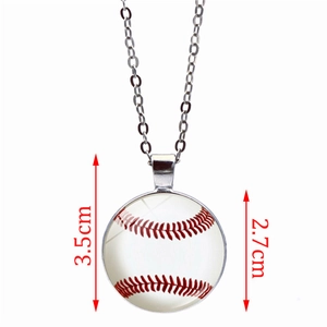 Collier avec pendentif baseball en verre et coutures rouges et blanches sur chaîne argentée