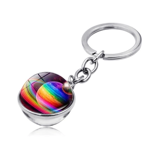 Dubbelzijdige glazen bol sleutelhanger met kosmos sterrenstelsel en regenboogpatroon