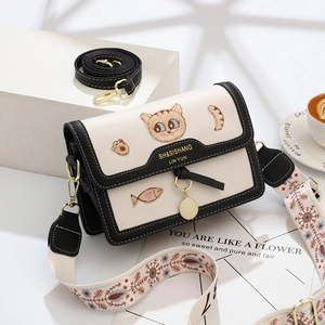 Sac à Épaule en Cuir PU pour Femmes Motif Chat Brodé Petit Carré Couleur Contrastée Sac Bandoulière Doux Avec Double Bandoulière
