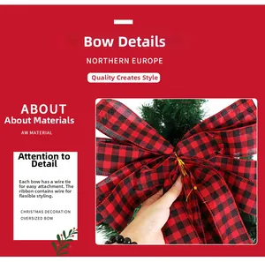 Detail einer rot-schwarz karierten Weihnachtsschleife mit Drahtkante zum Formen