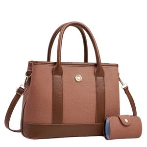 Ensemble sac cabas marron caramel en toile avec boucle marguerite et finitions cuir
