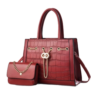 Elegant dark red crocodile pattern tote bag and matching chain clutch handbag set