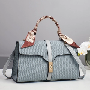 Borsa a tracolla strutturata blu-grigio con manico e dettaglio decorativo in seta