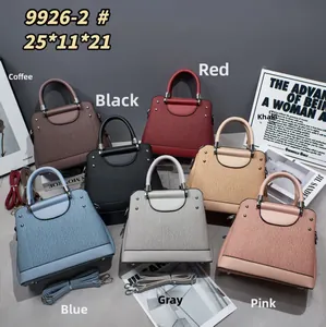Sept couleurs de sacs à main texturés de 25x11x21cm avec leurs bandoulières assorties