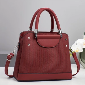 Sac à main bordeaux minimaliste à grande capacité avec surface texturée pour femme