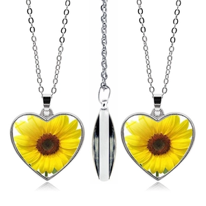 Double Sided Heart Shaped Sunflower Pendant Necklace Zinc Alloy Glass Cabochon Vintage Floral Jewelry Women Daily Wear