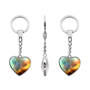 Portachiavi a forma di cuore con nebulosa, ciondolo galassia e anello argento, tre viste