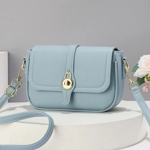 Sac à bandoulière élégant en cuir bleu clair à motif litchi avec boucle dorée