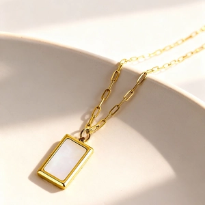Collier Pendentif Rectangulaire en Nacre Acier Inoxydable Minimaliste Français pour Femme Chaîne Trombone Or Argent