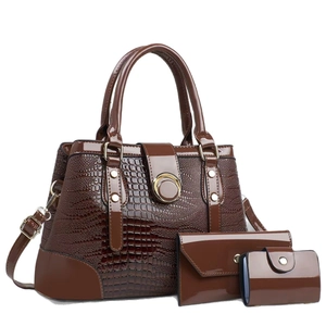 Ensemble de sacs à main trois pièces en similicuir marron foncé effet crocodile