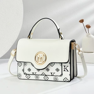 Elegante bolso bandolera beige con estampado de monograma floral y herrajes dorados