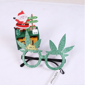 Green glitter Christmas star glasses with gold Merry Christmas text for party decor