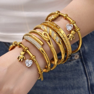 18k gold plated stainless steel bracelet set with zircon heart and bear charms