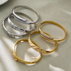 Set of 6 stainless steel bracelets with 18k gold plating and 5A zircon inlay