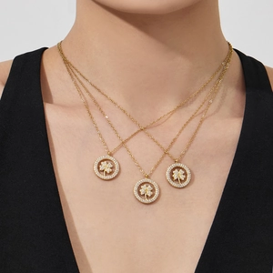Lot de 3 colliers trèfle dorés superposés avec zircone et plaquage en or 18k
