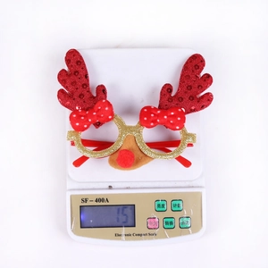 Lightweight Christmas party glasses featuring glittery reindeer antlers weighing 15g
