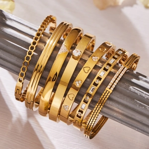 Ensemble de bracelets en acier inoxydable doré avec cristaux et motifs cœur géométrique