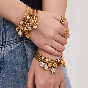 Set bracciale e anello in acciaio inossidabile placcato oro 18k con zirconi