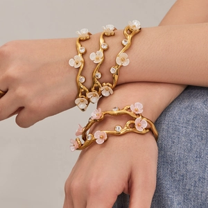 French vintage style 18K gold plated vine bangle with resin flowers and zircons