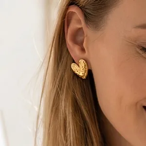 Hammered Heart Stud Earrings Stainless Steel 18K Gold Plated Waterproof Hypoallergenic Vintage Chic Jewelry For Women