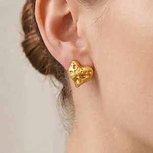 Herz Ohrstecker Edelstahl 18K Vergoldet Hammerschlag Textur Vintage Geschmolzene Lava Stil Schmuck Für Damen