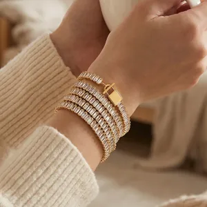 Bracciale Da Donna In Acciaio Inossidabile Con Zirconi Baguette Chiusura A T Bar E Lucchetto Gioielli Da Mano Placcato Oro