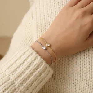 Edelstahl Gliederkette Armband Für Frauen Mit Rundem Zirkonia Lünettenfassung 18K Vergoldet Minimalistischer Schmuck