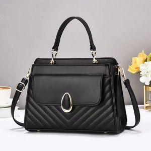 Women Fashion Chevron Quilted PU Leather Handbag Large Capacity Shoulder Bag With Metal Turn Lock Versatile Crossbody Bag