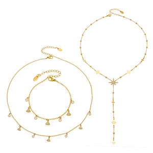 Schmuckset aus goldenem Edelstahl mit Sternanhängern und funkelnden 5A Zirkonia-Steinen