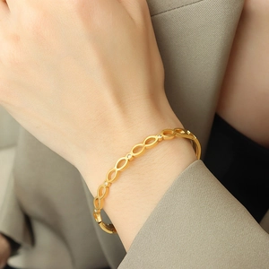 Bracelet Jonc Zircon Numéro 8 Acier Titane Plaqué Or 18K Évidé Symbole Infini Pour Femme Bijoux Mode Simples