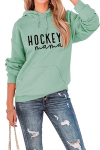 Détail du sweat à capuche menthe Hockey Mama avec cordon de serrage et poche kangourou