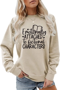 Detail des Emotionally Attached Textdrucks auf hellkhakifarbenem Langarm Sweatshirt