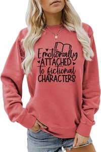 Detail des Emotionally Attached Textdrucks und Buchgrafik auf terrakottafarbenem Sweatshirt